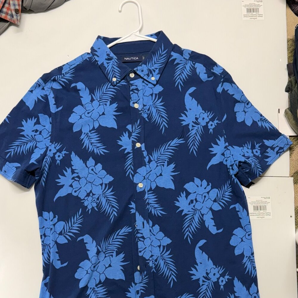 Nautica Men's Floral Print Button-Down Shirt. Mens Large Colorful